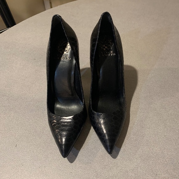 Vince Camuto Black Snakeprint Leather Pumps sz 9 M - Picture 1 of 7